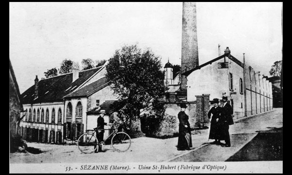 Louis BERTHIOT installe une des premières usines d’optique à Sézanne, avant de devenir BENOIST-BERTHIOT & Cie en 1870