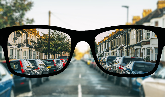 BBGR, fabricant français de verres optiques, illustration du trouble visuel de la myopie. L’œil myope est trop long, trop puissant, l’image se forme en avant de la rétine et la vision de loin est floue. Image gettyimages-517811156